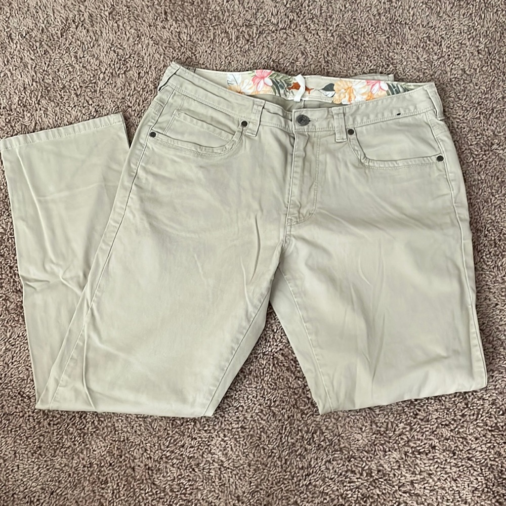 Tommy Bahama 33/30